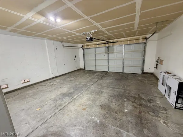 $2,013 | 3813 Sorrowing Sparrow Court, North Las Vegas, NV 89032