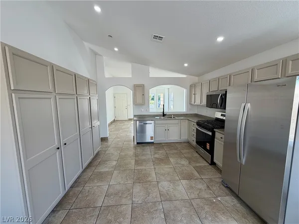 $2,013 | 3813 Sorrowing Sparrow Court, North Las Vegas, NV 89032