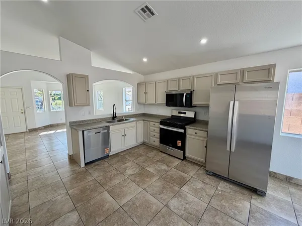 $2,013 | 3813 Sorrowing Sparrow Court, North Las Vegas, NV 89032