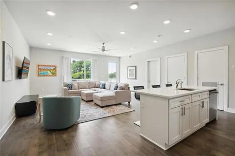 $2,500 | 900 Bartholomew Street, Unit 416, New Orleans, LA 70117