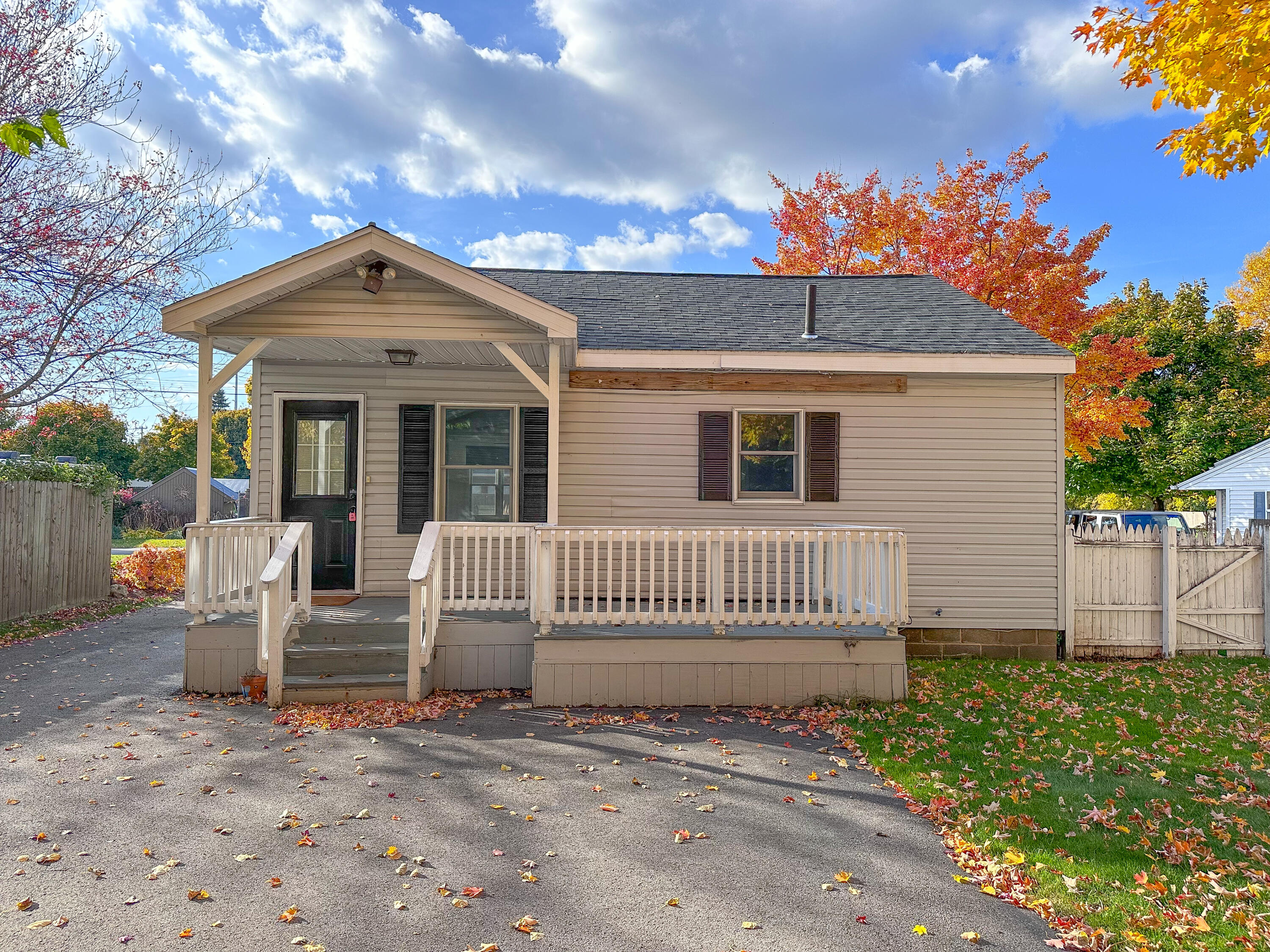 6 Sherman Street Plattsburgh, NY 12901 - Photo 3 of 12 Gallery Image 3