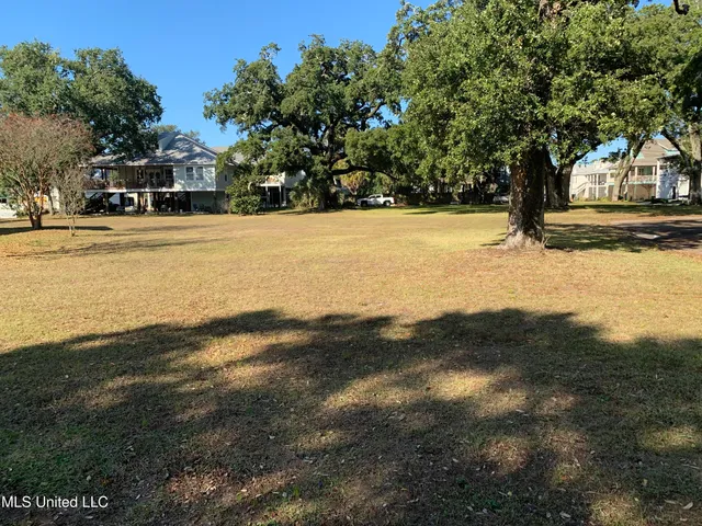 $250,000 | Barkley Dr Pass, Pass Christian, MS 39571