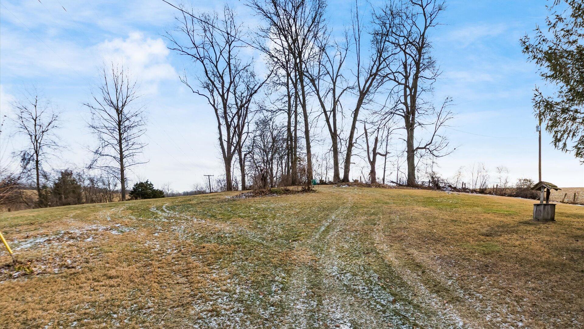 9390 Perryton Road Frazeysburg, OH 43822 - Photo 2 of 27 22-zj 9390 Perryton Rd090