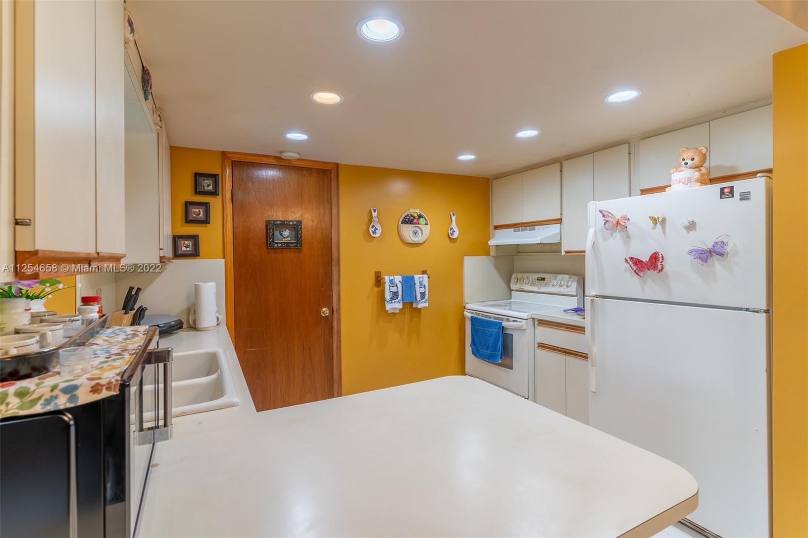 14960 Southwest 306th Street Homestead, FL 33033 - Photo 11 of 24 Gallery Image 11