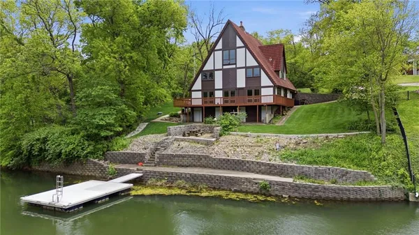 $825,000 | 7616 Northwest Eastside Drive, Weatherby Lake, MO 64152