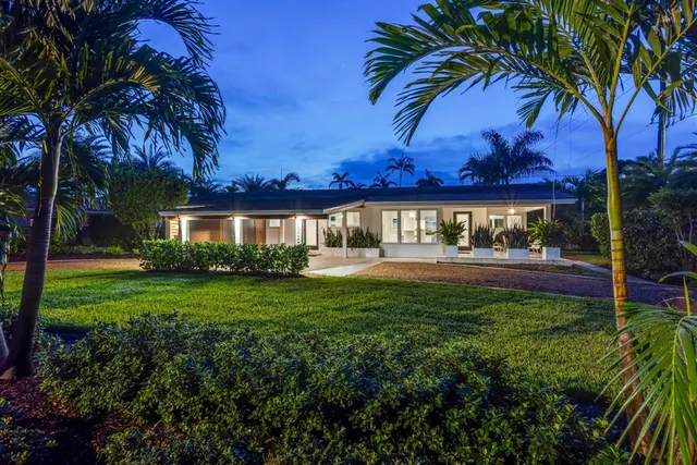 a view of a house with a big yard