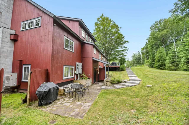 $850,000 | 3209 German Flats Road, Unit 2, Warren, VT 05674
