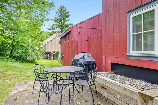 $850,000 | 3209 German Flats Road, Unit 2, Warren, VT 05674