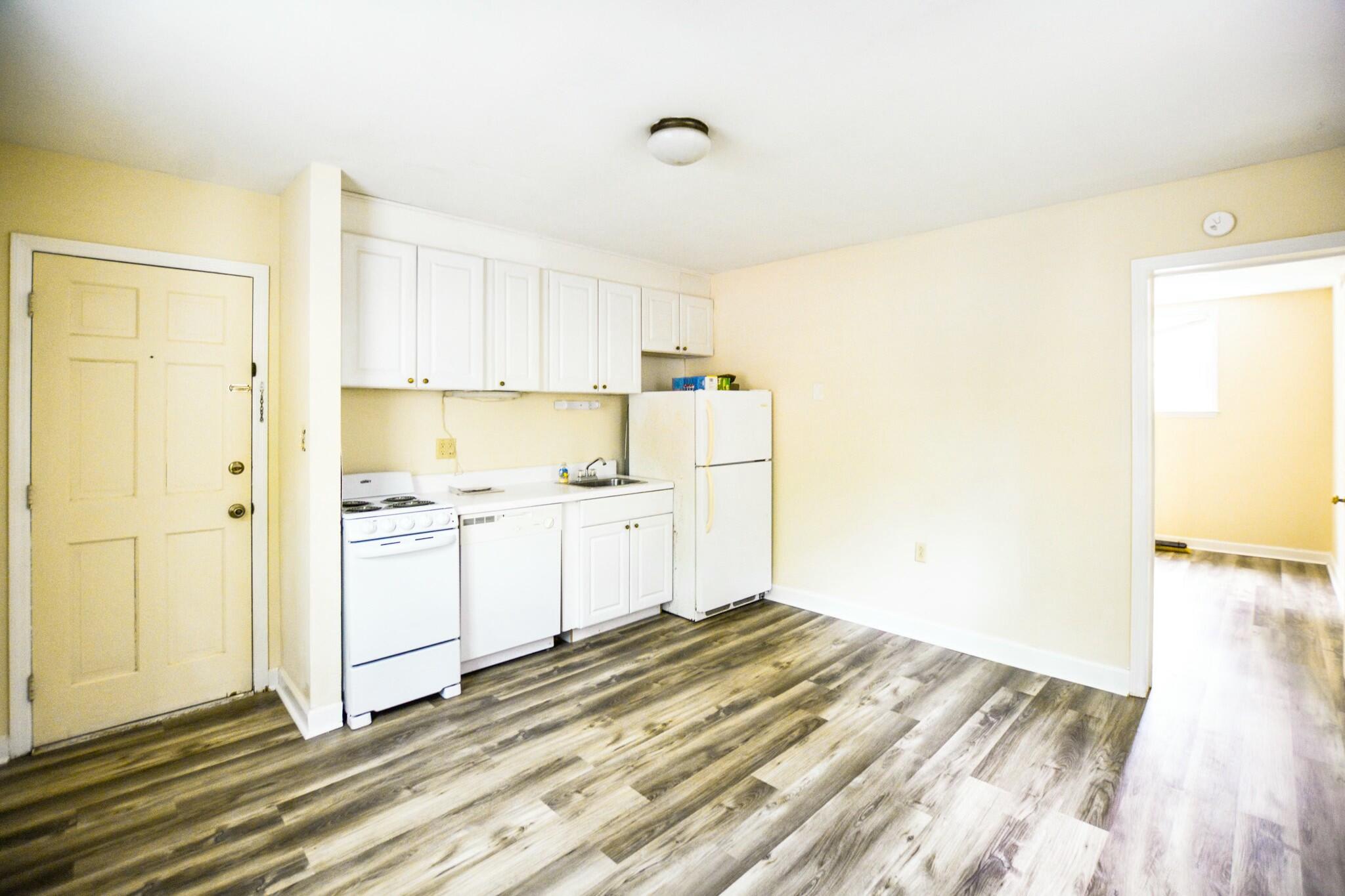 132 Logan Street, Unit A Charleston, SC 29401 - Photo 9 of 16 tempImage9BTehR