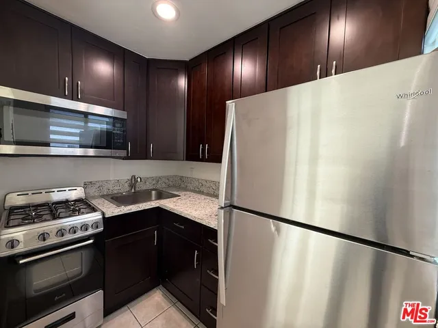 $2,200 | 2400 Vanderbilt Lane, Unit 2402D, Redondo Beach, CA 90278