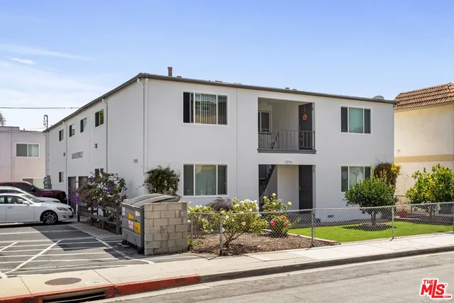 $2,200 | 2400 Vanderbilt Lane, Unit 2402D, Redondo Beach, CA 90278