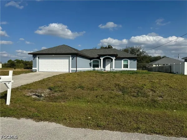 $1,900 | 4701 Connie Avenue South, Lehigh Acres, FL 33976