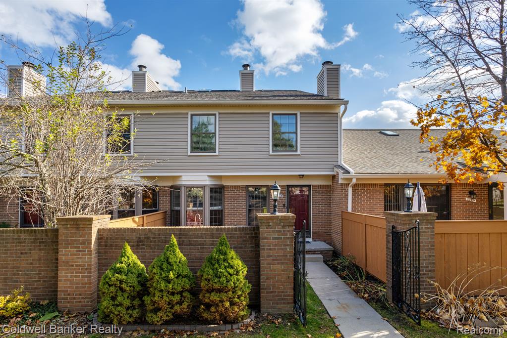 22353 Peach Tree Novi, MI 48375 - Photo 1 of 35