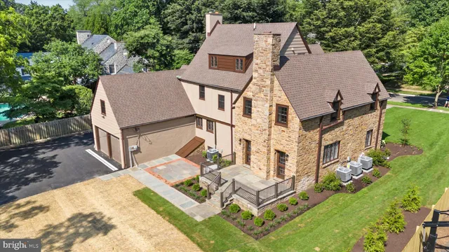 $1,875,000 | 909 Augusta Road, Wilmington, DE 19807