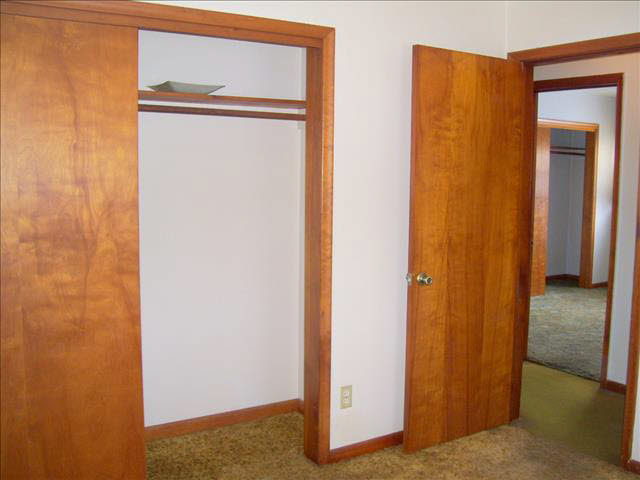 2755 East Creek Road Carleton, MI 48117 - Photo 5 of 17 20389915-4.JPG
