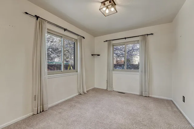 a view of empty room with window