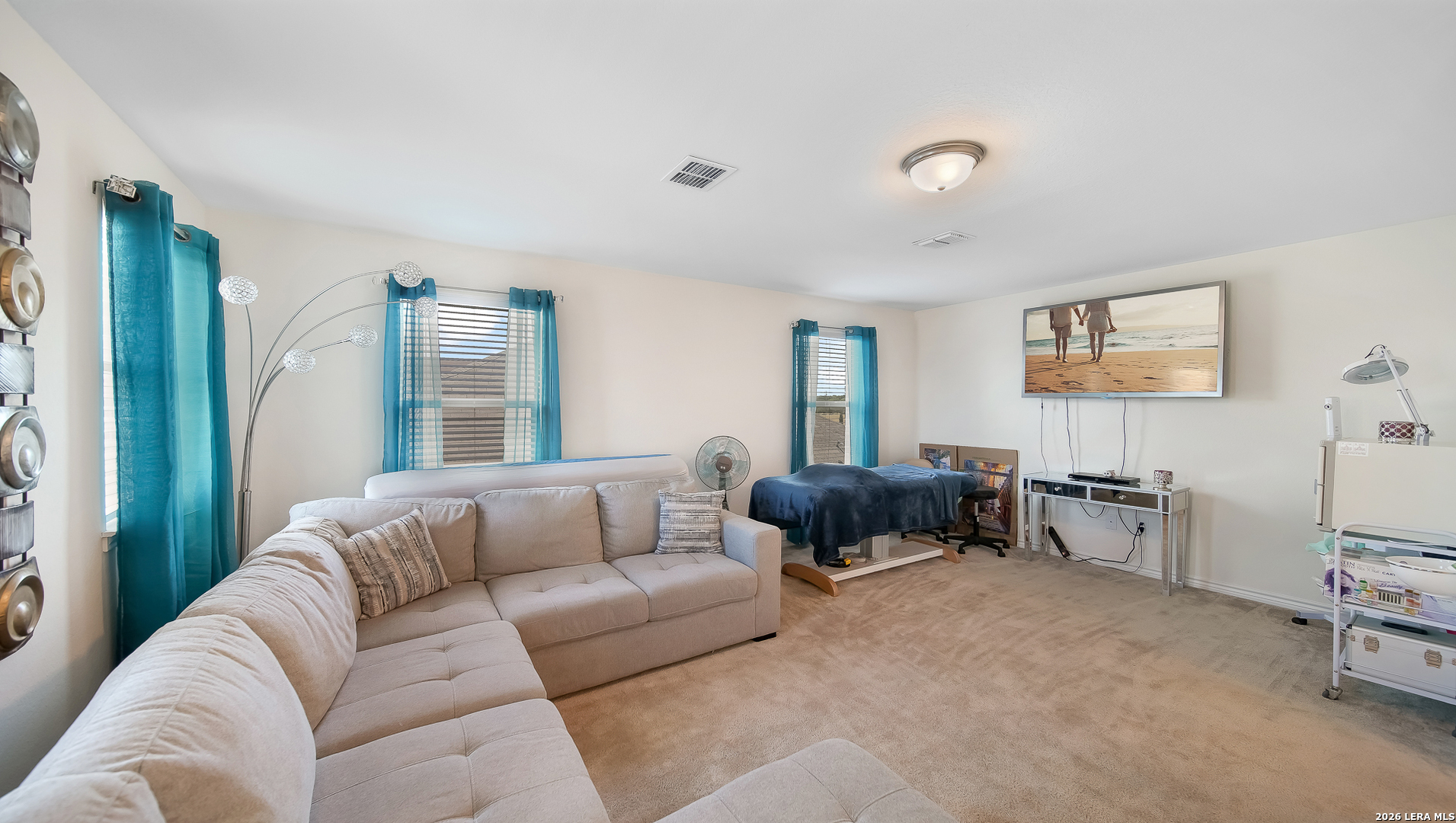 350 Colonial Bluff Universal City, TX 78148 - Photo 20 of 27 a living room with furniture and a window