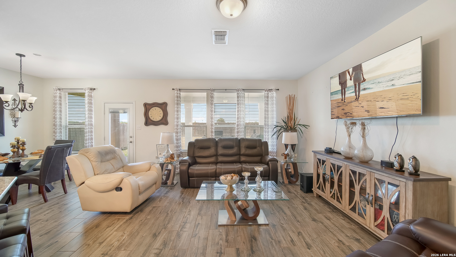 350 Colonial Bluff Universal City, TX 78148 - Photo 6 of 27 a living room with furniture and wooden floor