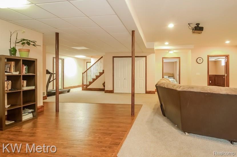 351 Shortridge Avenue Rochester, MI 48307 - Photo 31 of 46 031-Family_Room-958411-mls.jpg
