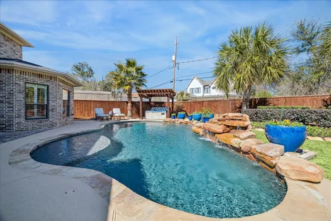 $1,825,000 | 1510 Latexo Drive, Houston, TX 77018