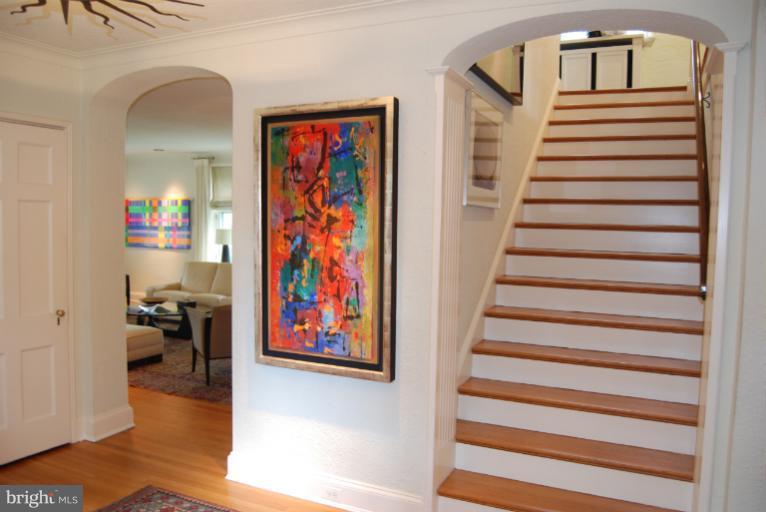 108 St Dunstans Road Baltimore, MD 21212 - Photo 2 of 25 Interior (General)
