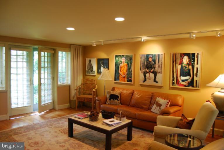 108 St Dunstans Road Baltimore, MD 21212 - Photo 15 of 25 Interior (General)