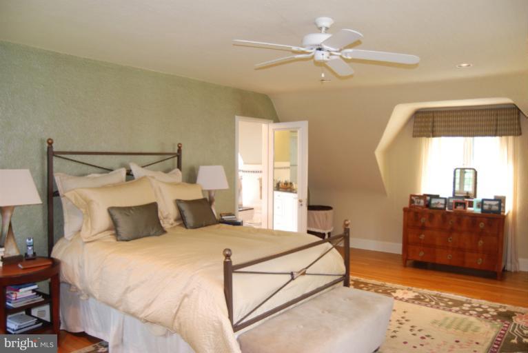 108 St Dunstans Road Baltimore, MD 21212 - Photo 5 of 25 Bedroom (Master)