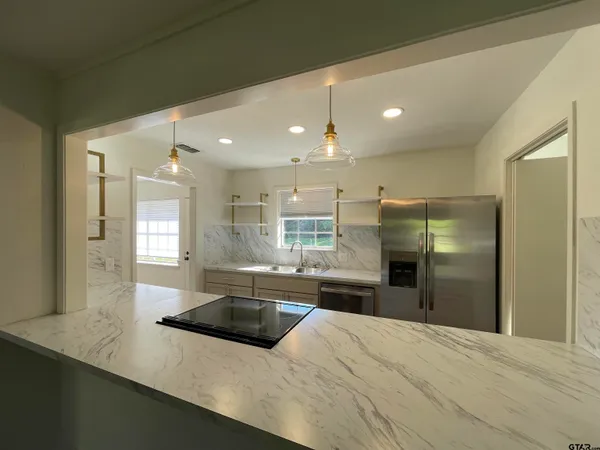 $2,500 | 15021 Hillview Road, Tyler, TX 75703