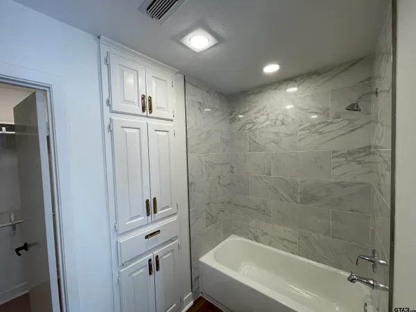 $2,500 | 15021 Hillview Road, Tyler, TX 75703