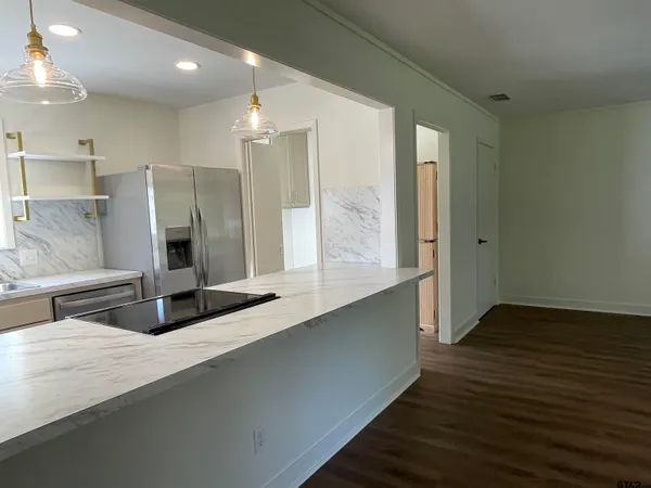 $2,500 | 15021 Hillview Road, Tyler, TX 75703