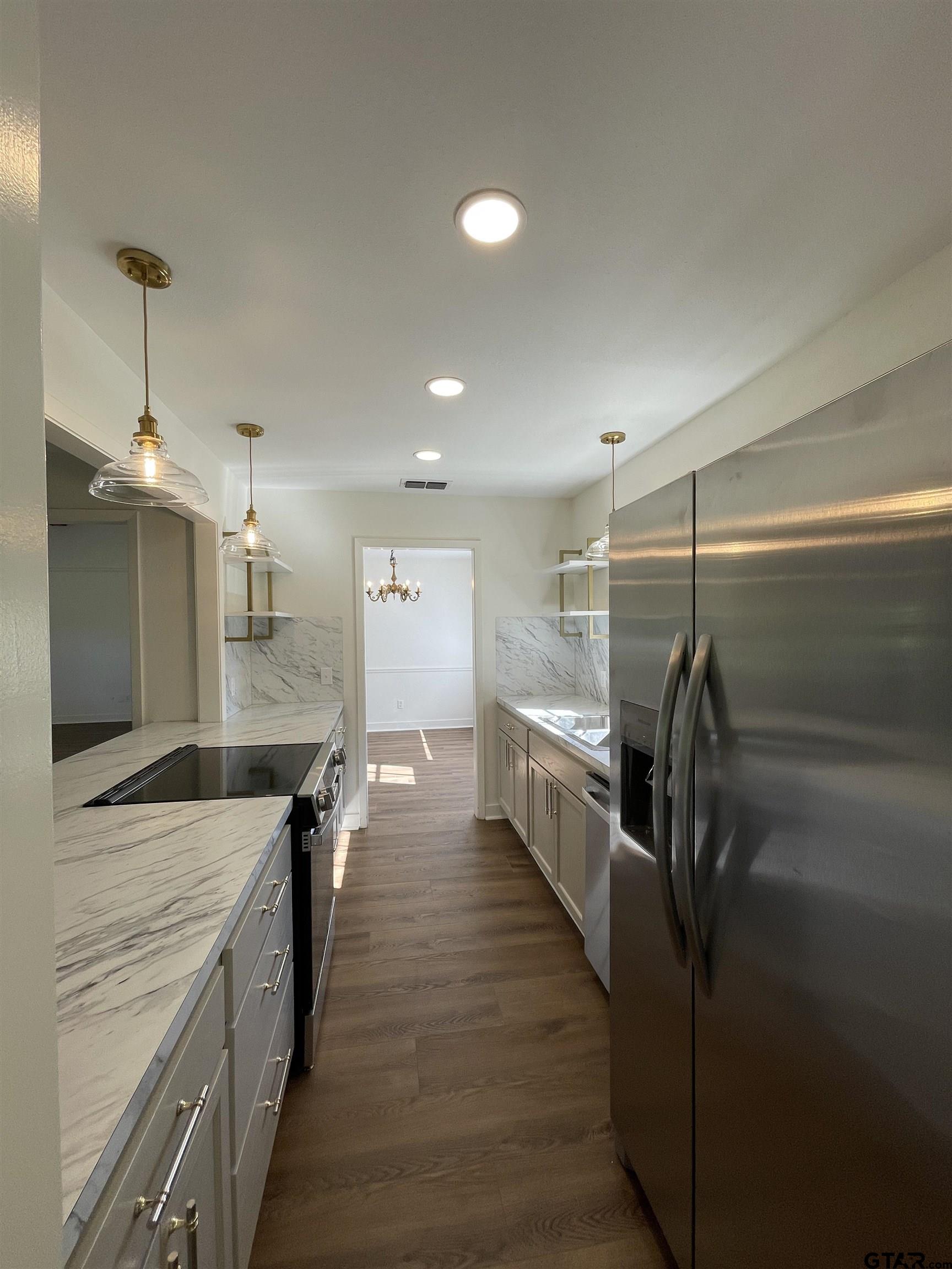 15021 Hillview Road Tyler, TX 75703 - Photo 8 of 41