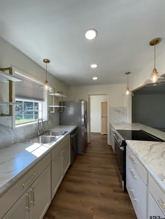 $2,500 | 15021 Hillview Road, Tyler, TX 75703