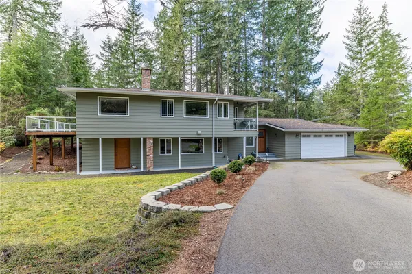 $599,000 | 530 East Country Club Drive East, Union, WA 98592
