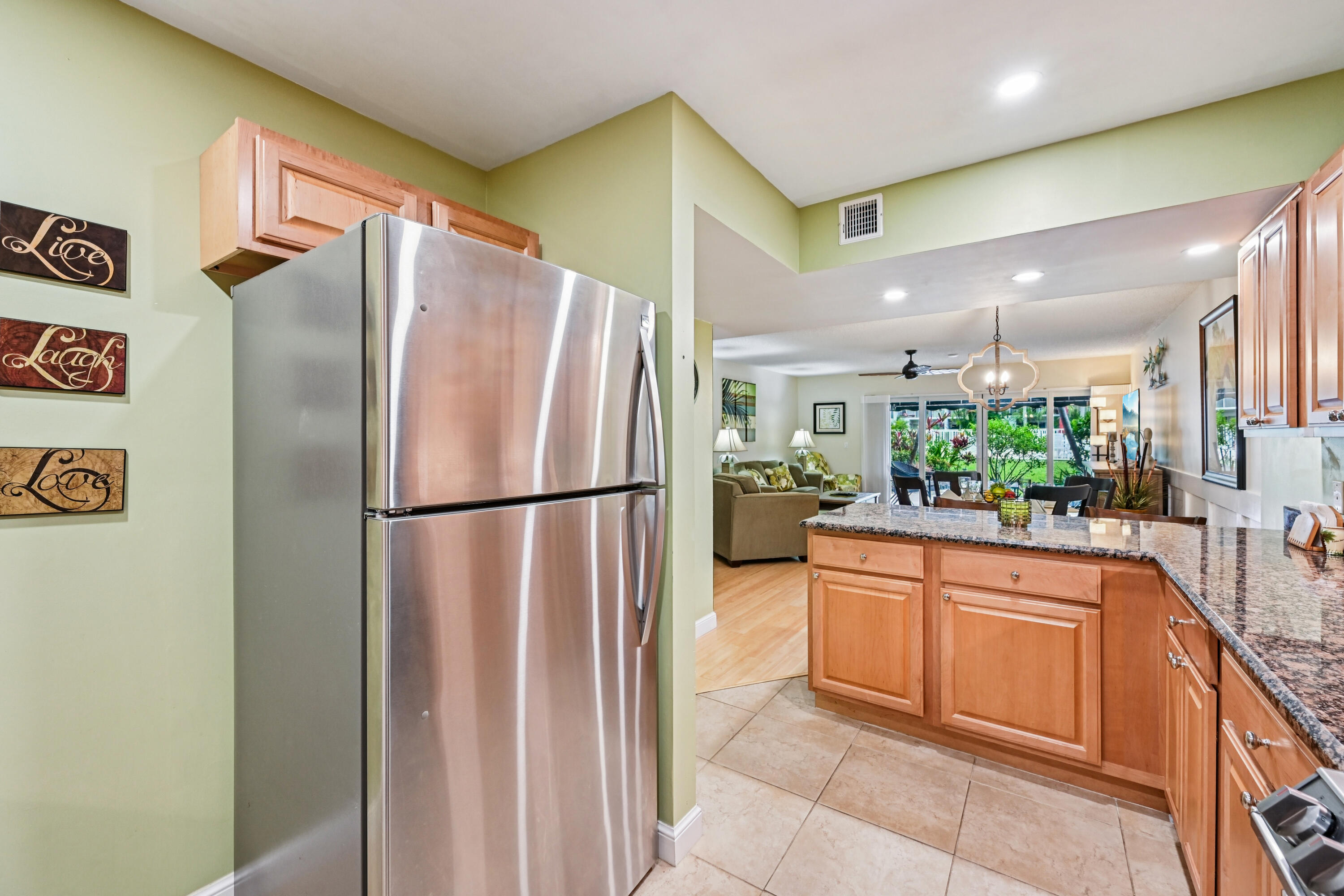 398 Golfview Road, Unit G North Palm Beach, FL 33408 - Photo 8 of 48 11-Kitchen