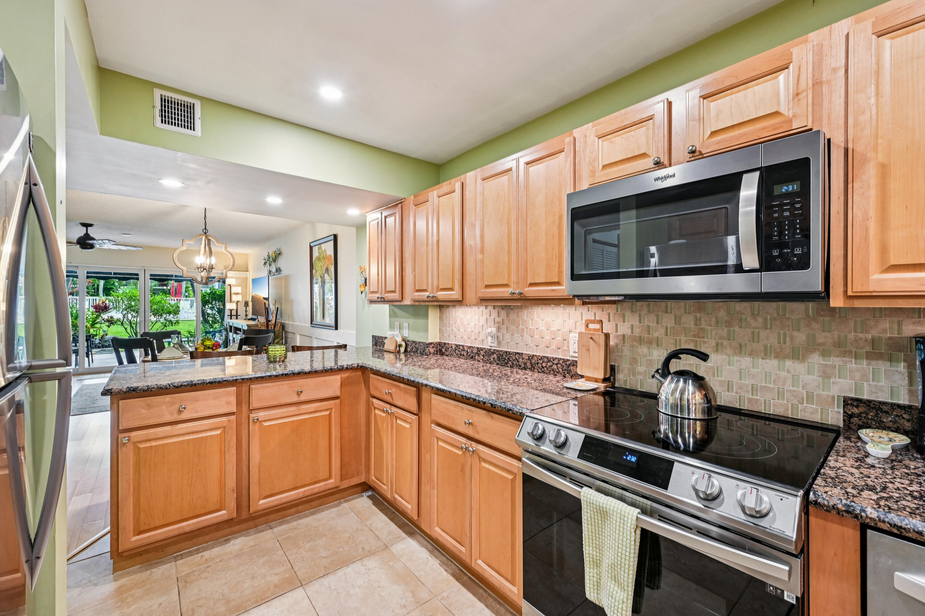 398 Golfview Road, Unit G North Palm Beach, FL 33408 - Photo 10 of 48 13-Kitchen