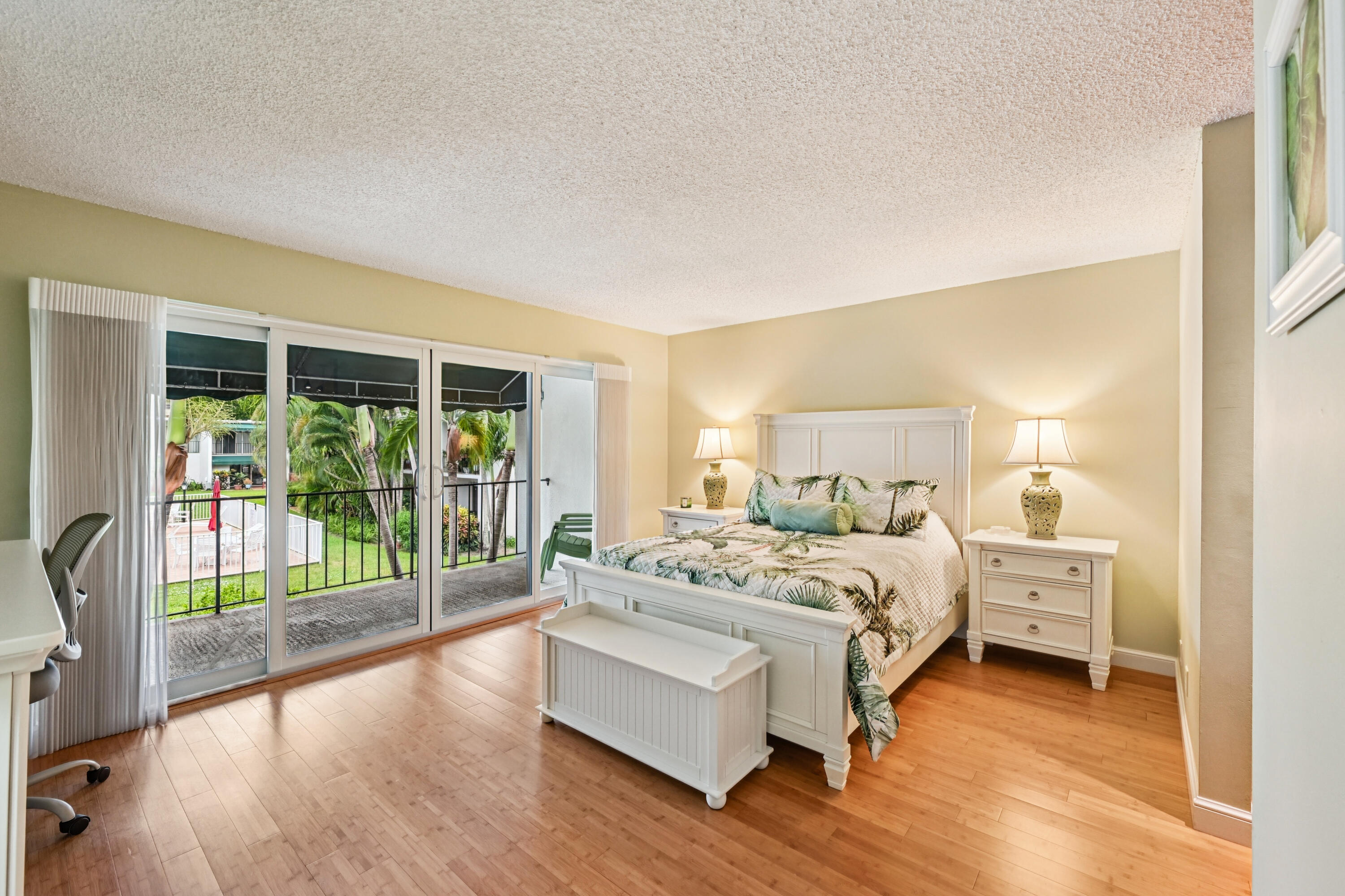398 Golfview Road, Unit G North Palm Beach, FL 33408 - Photo 11 of 48 14-Master Suite