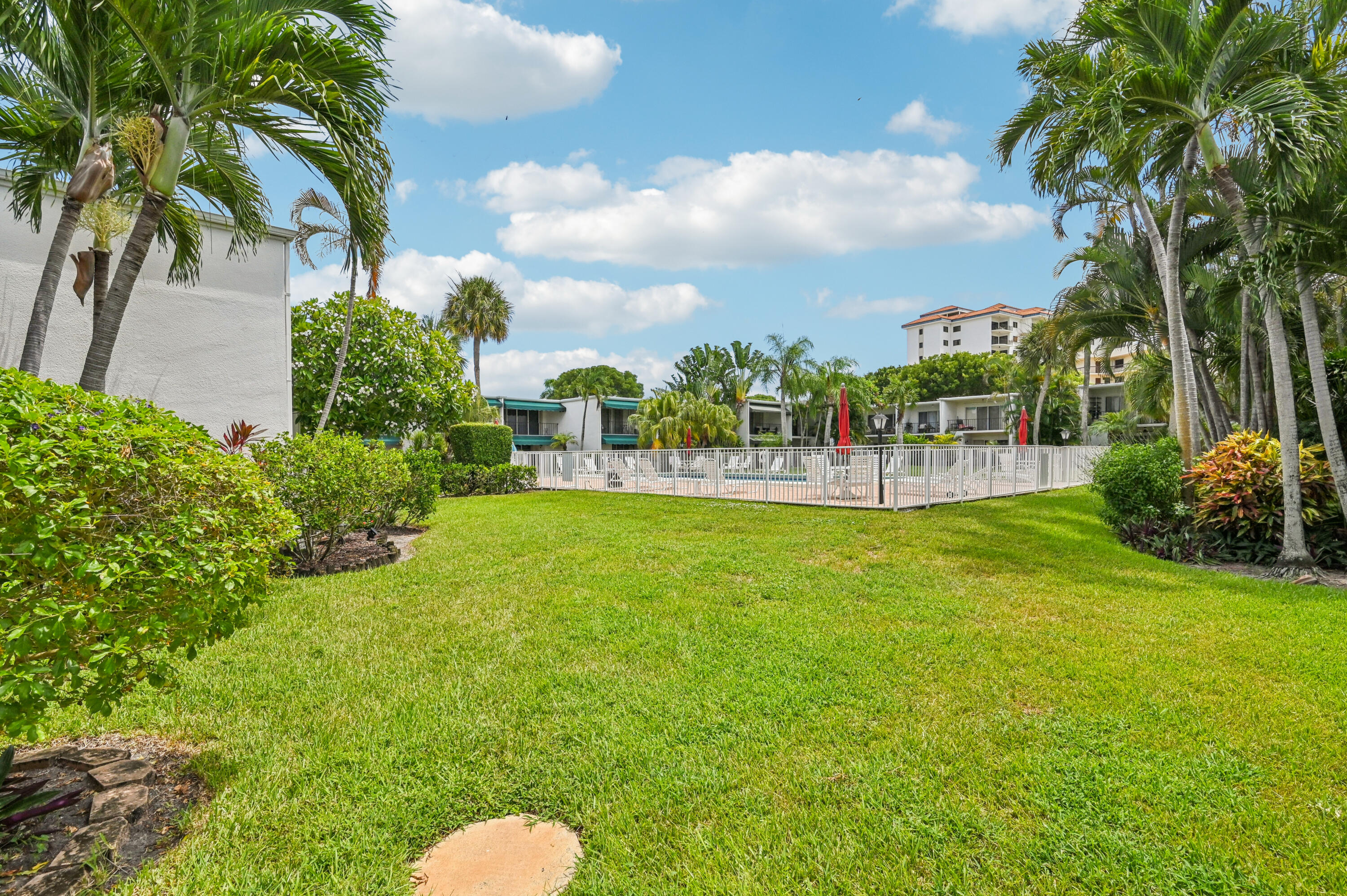 398 Golfview Road, Unit G North Palm Beach, FL 33408 - Photo 26 of 48 29-Outdoor Living Space