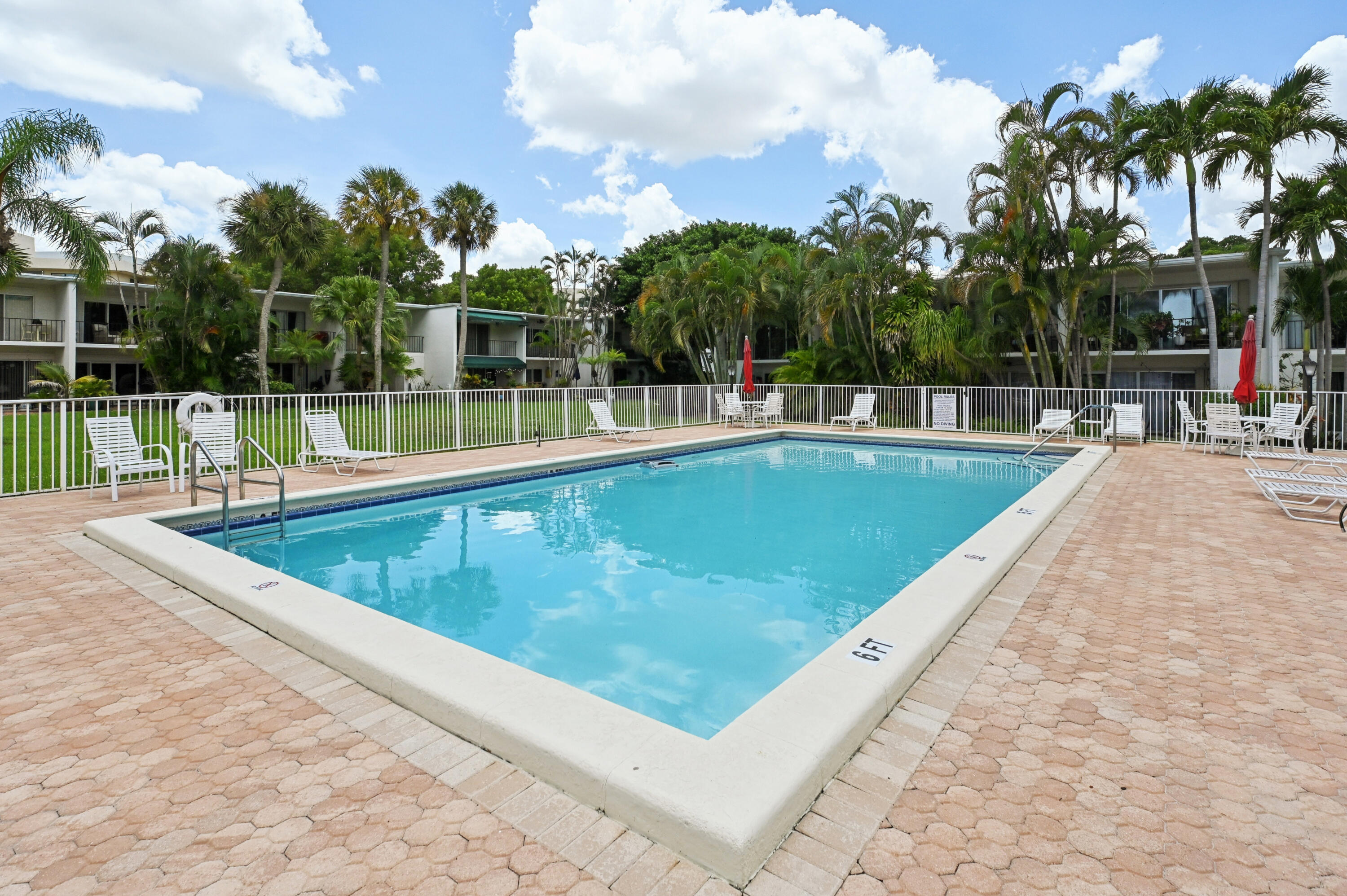 398 Golfview Road, Unit G North Palm Beach, FL 33408 - Photo 28 of 48 31-Pool