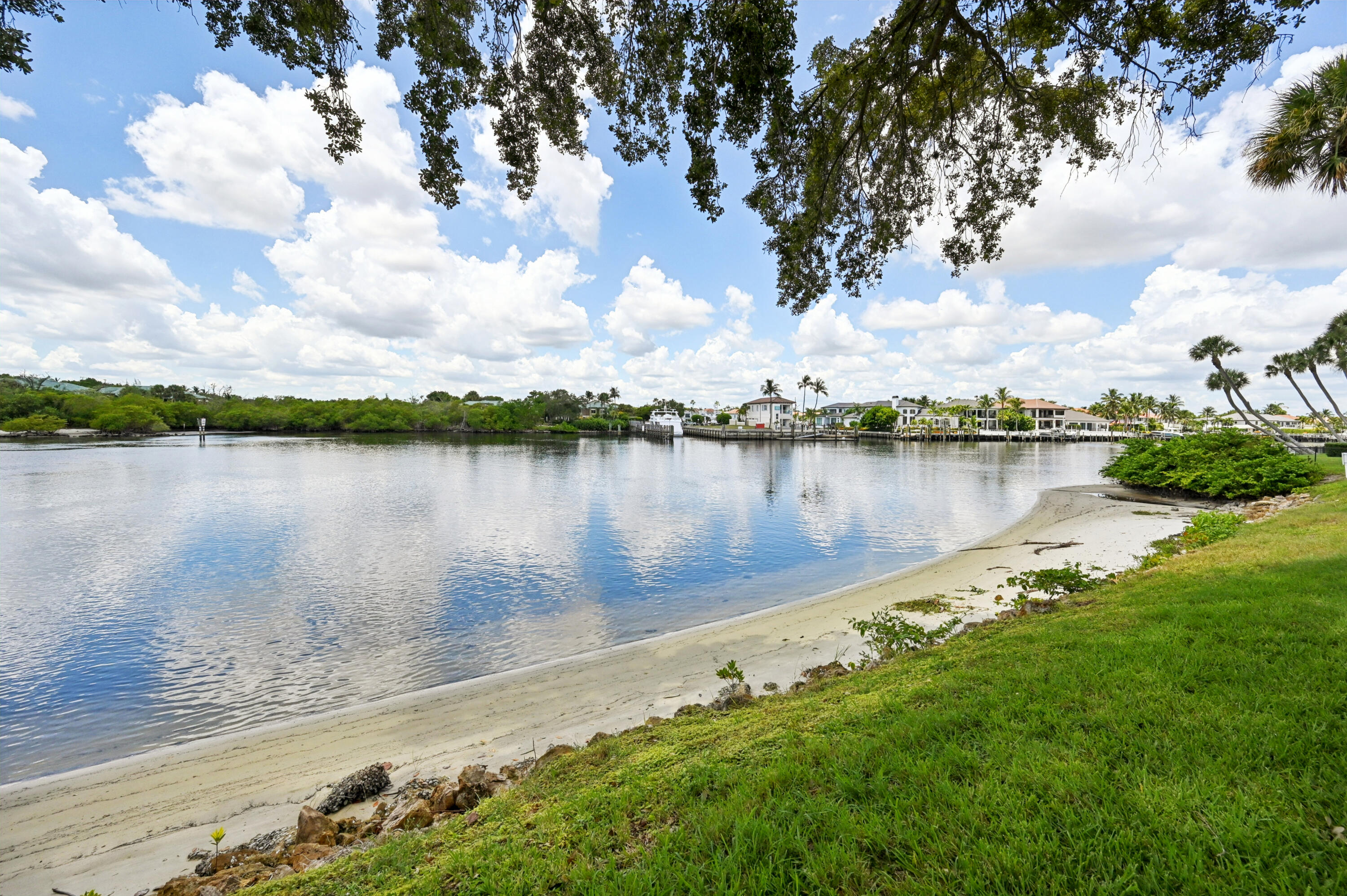 398 Golfview Road, Unit G North Palm Beach, FL 33408 - Photo 32 of 48 35-Intracoast Community