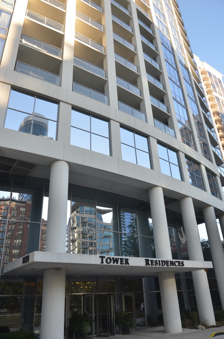 1235 South Prairie Avenue, Unit 3206 Chicago, IL 60605 - Photo 1 of 46 a large building with a lot of windows