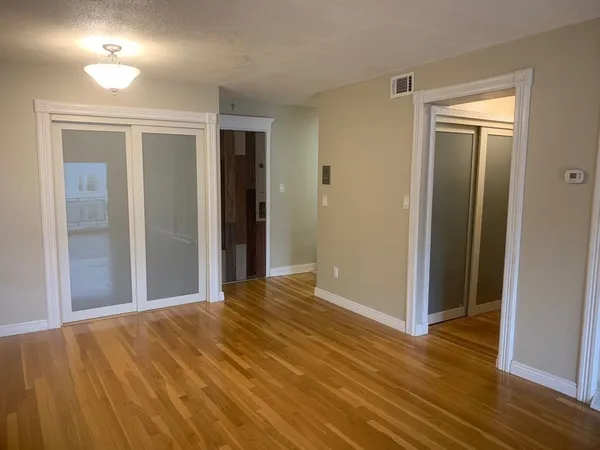 $2,000 | 790 Hyde Park Avenue, Unit 26, Boston, MA 02136