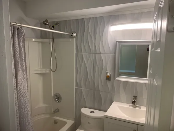 $2,000 | 790 Hyde Park Avenue, Unit 26, Boston, MA 02136