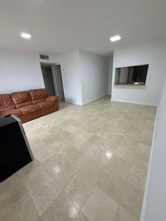 $2,000 | 1250 Northeast 119th Street, Unit 2A, Miami, FL 33161