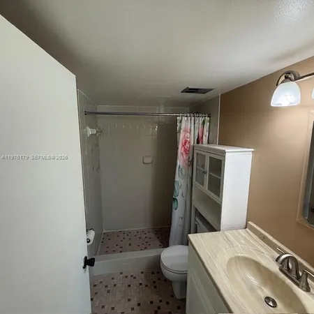 $2,000 | 1250 Northeast 119th Street, Unit 2A, Miami, FL 33161