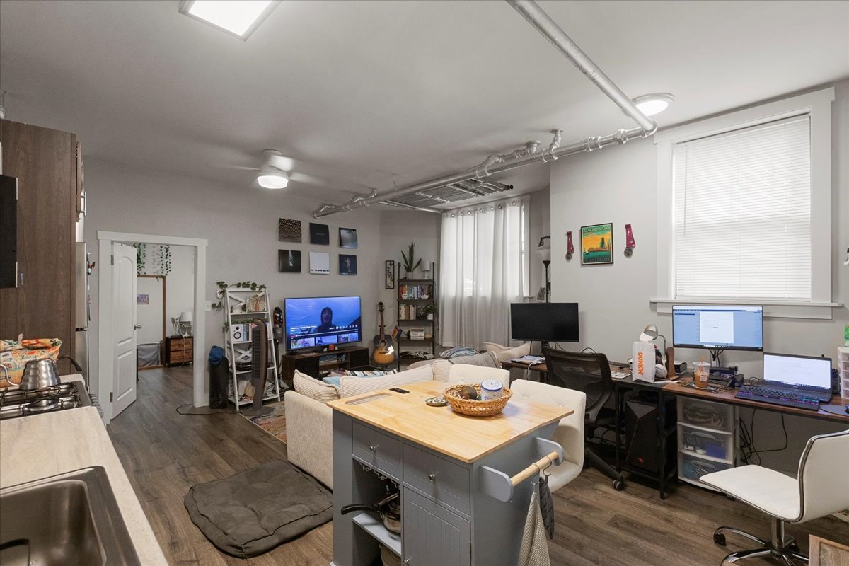 2348 West Addison Street, Unit BS Chicago, IL 60618 - Photo 4 of 11