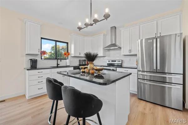 $440,000 | 211 Grand Vista Court, Edwardsville, IL 62025