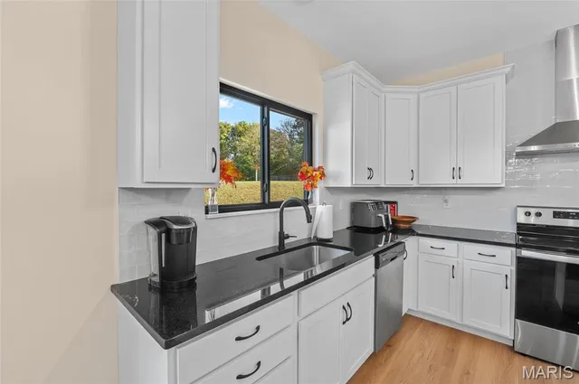 $479,000 | 211 Grand Vista Court, Edwardsville, IL 62025