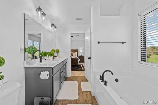 $440,000 | 211 Grand Vista Court, Edwardsville, IL 62025