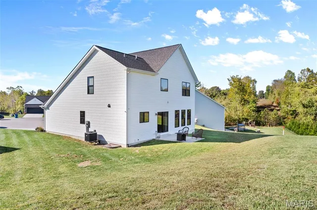 $479,000 | 211 Grand Vista Court, Edwardsville, IL 62025