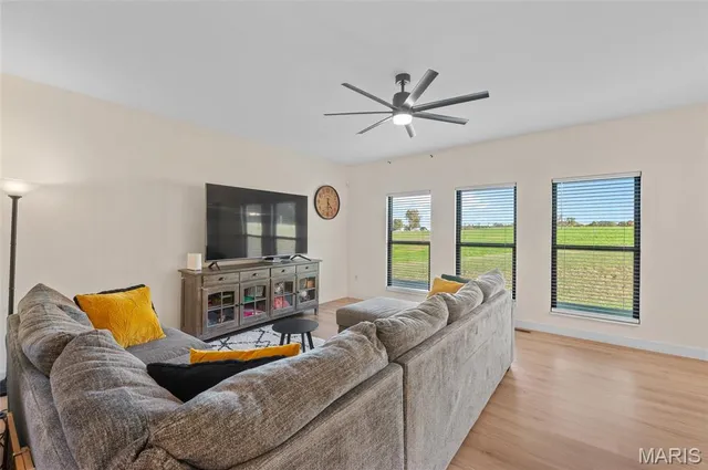 $479,000 | 211 Grand Vista Court, Edwardsville, IL 62025